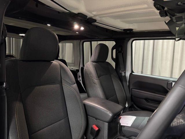 Jeep Wrangler Sport 2025