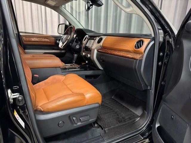 Toyota Tundra Platinum CrewMax 5.7L 4WD 2019