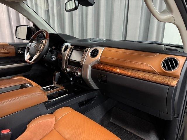 Toyota Tundra Platinum CrewMax 5.7L 4WD 2019