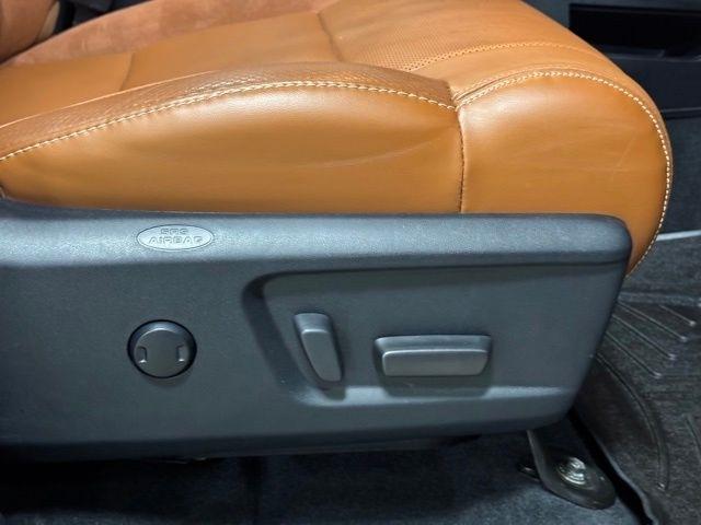 Toyota Tundra Platinum CrewMax 5.7L 4WD 2019