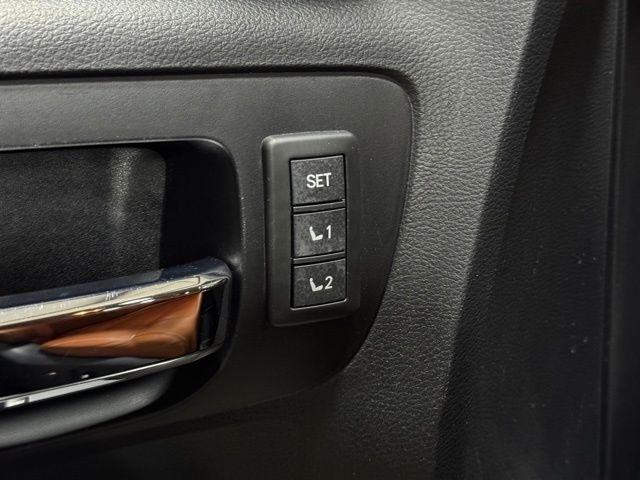 Toyota Tundra Platinum CrewMax 5.7L 4WD 2019