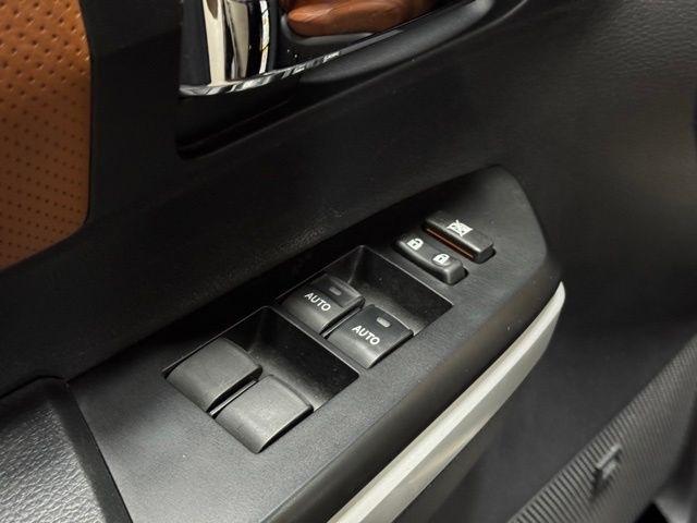 Toyota Tundra Platinum CrewMax 5.7L 4WD 2019