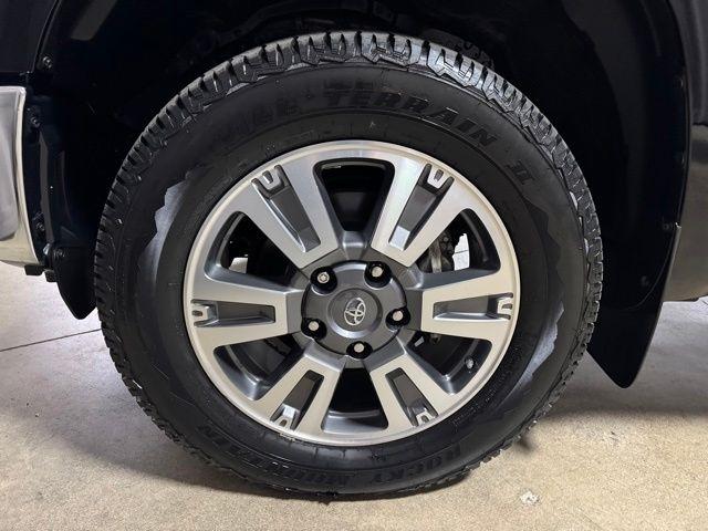Toyota Tundra Platinum CrewMax 5.7L 4WD 2019