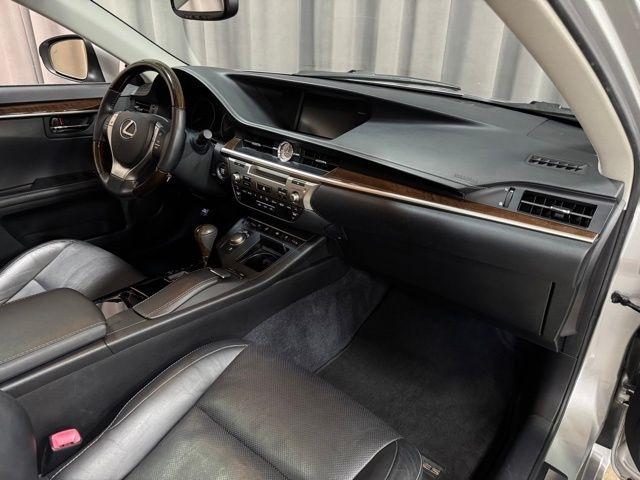 Lexus ES 350 Sedan 2014