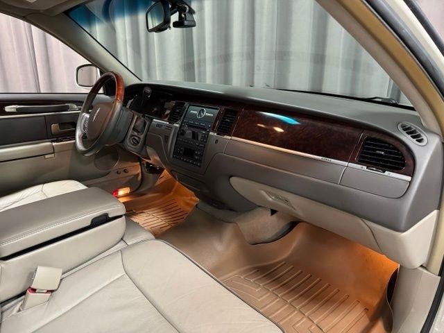Lincoln Town Car Designer Series 2006