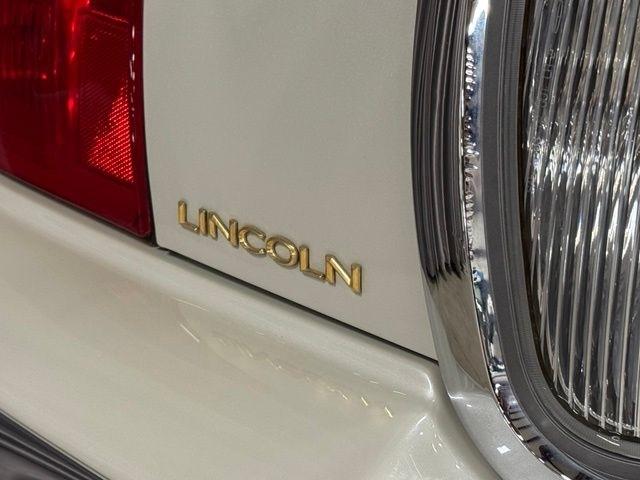Lincoln Town Car Designer Series 2006