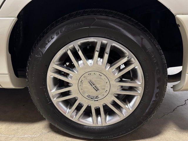 Lincoln Town Car Designer Series 2006