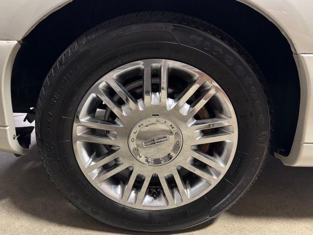 Lincoln Town Car Designer Series 2006