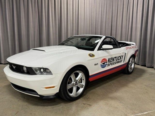 Ford Mustang GT convertible 2012