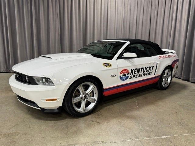 Ford Mustang GT convertible 2012
