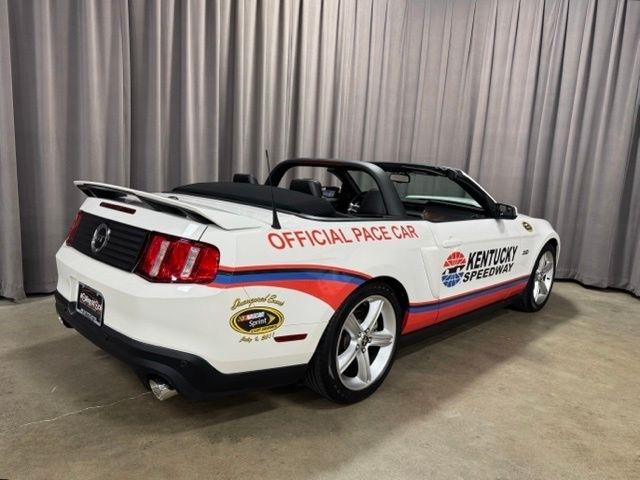 Ford Mustang GT convertible 2012