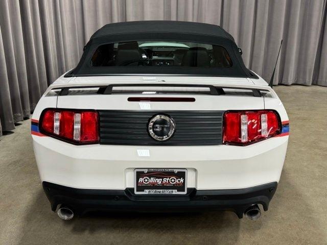 Ford Mustang GT convertible 2012