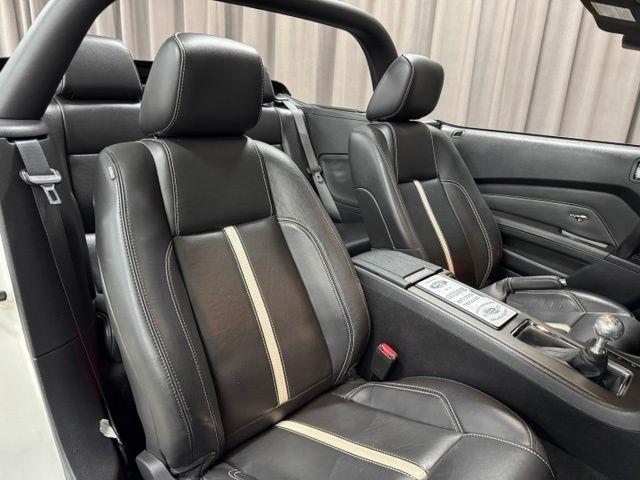 Ford Mustang GT convertible 2012