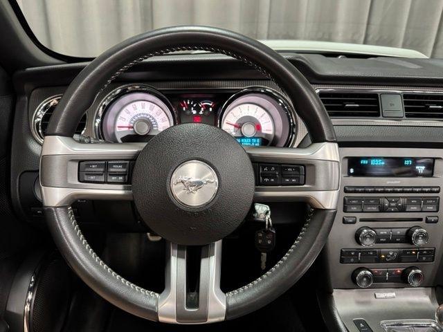 Ford Mustang GT convertible 2012