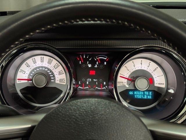 Ford Mustang GT convertible 2012