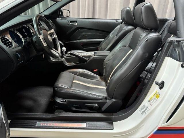 Ford Mustang GT convertible 2012