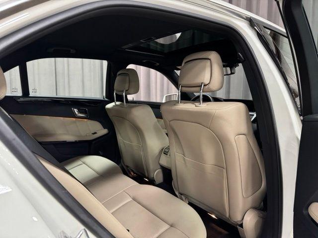 Mercedes-Benz E-Class E350 Sedan 4MATIC 2010