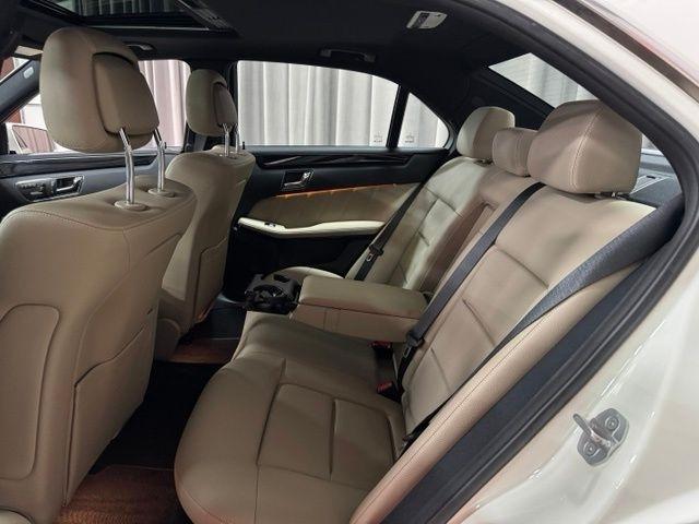 Mercedes-Benz E-Class E350 Sedan 4MATIC 2010