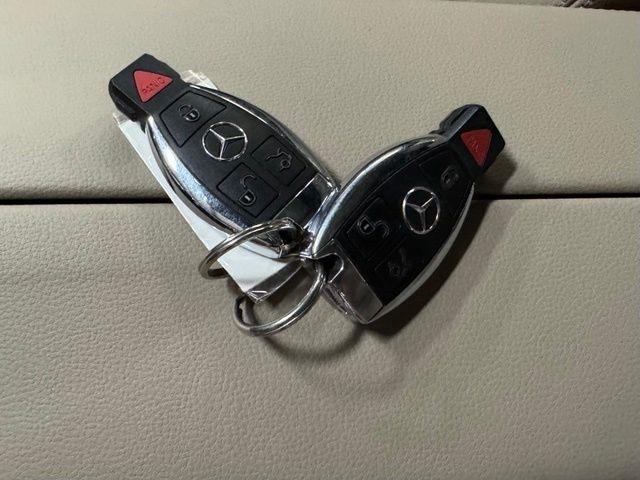 Mercedes-Benz E-Class E350 Sedan 4MATIC 2010