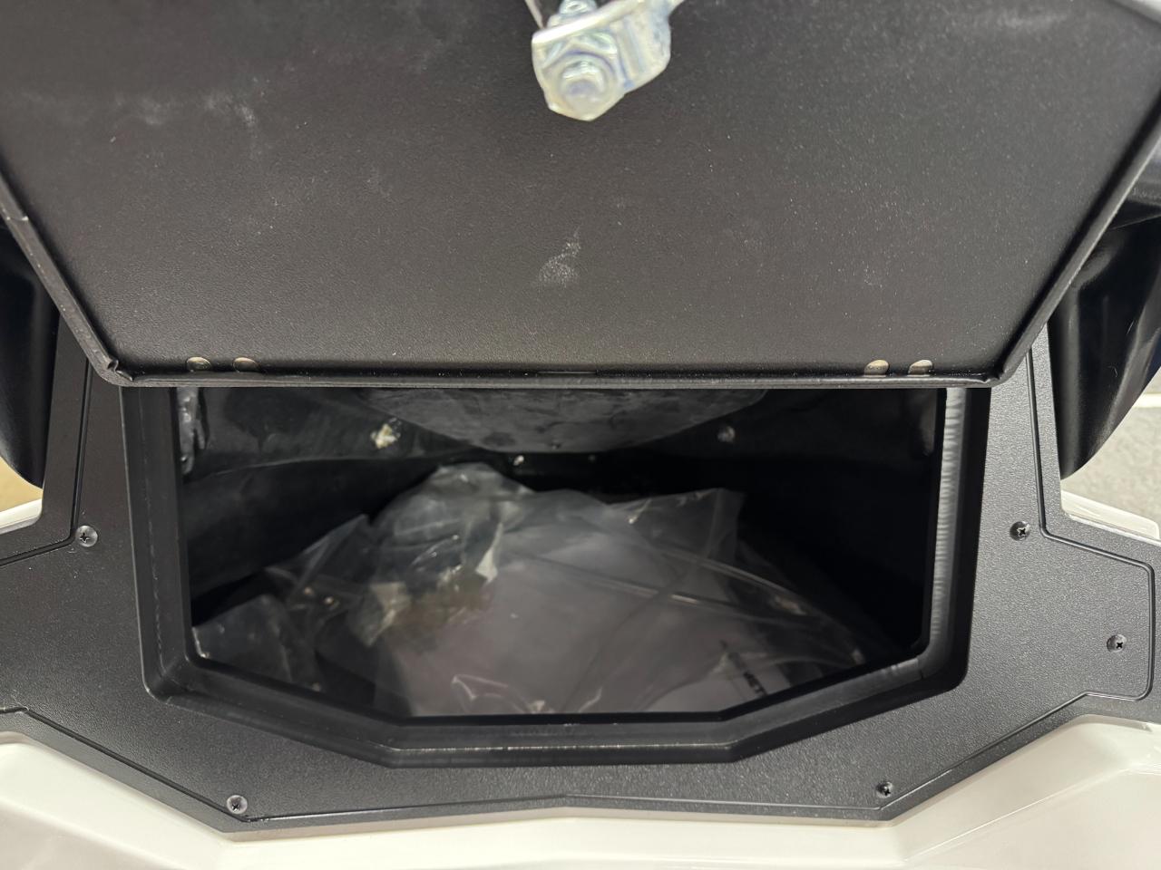 Nitro Z18  2025