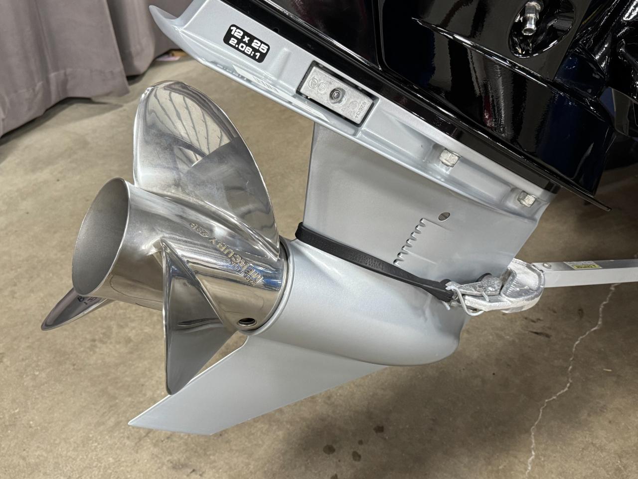 Nitro Z18  2025