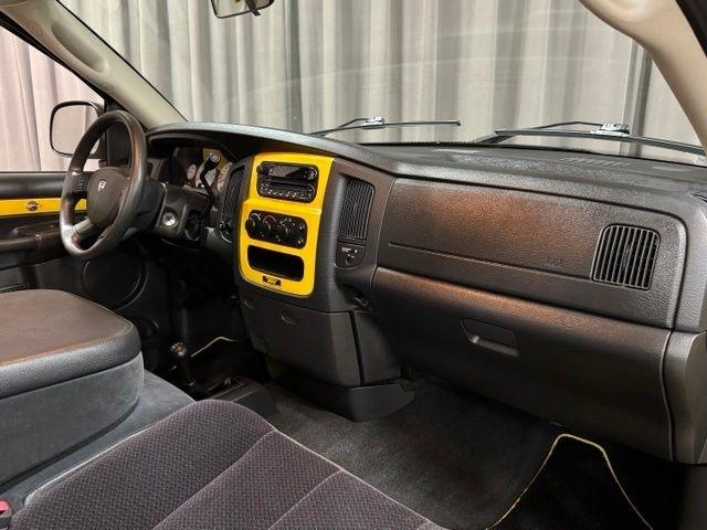 Dodge Ram 1500 SLT Long Bed 4WD 2005