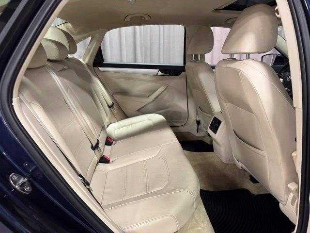 Volkswagen Passat 2.5L SE MT 2013