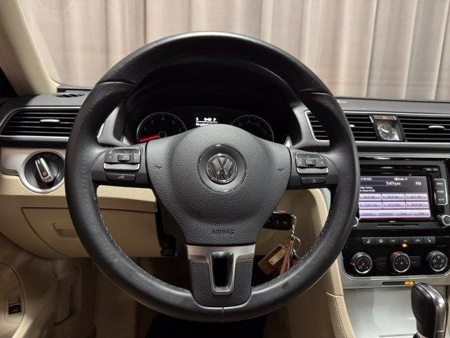 Volkswagen Passat 2.5L SE MT 2013