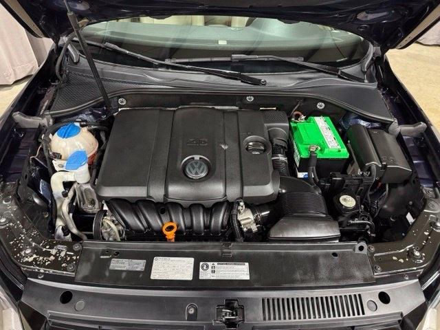 Volkswagen Passat 2.5L SE MT 2013