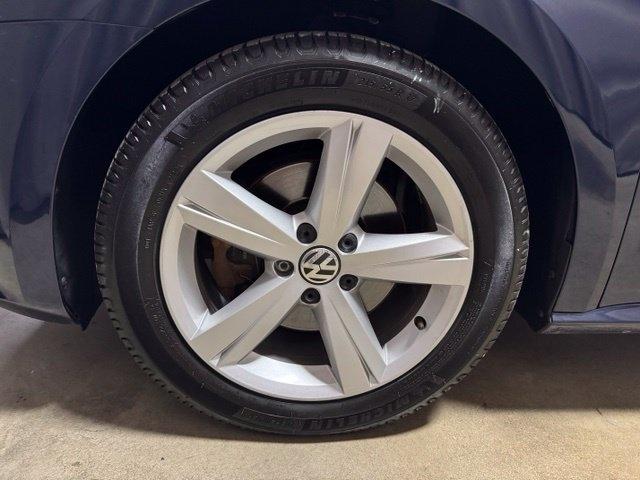 Volkswagen Passat 2.5L SE MT 2013
