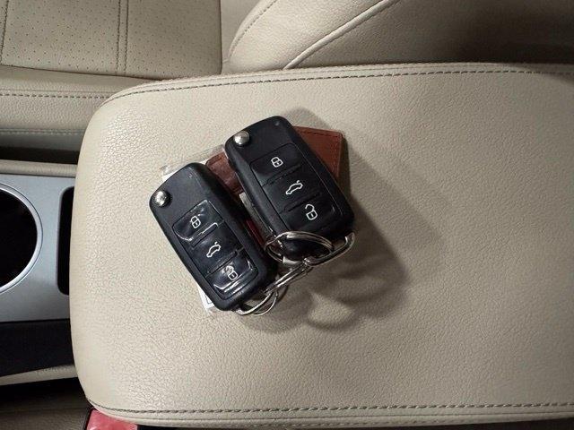 Volkswagen Passat 2.5L SE MT 2013