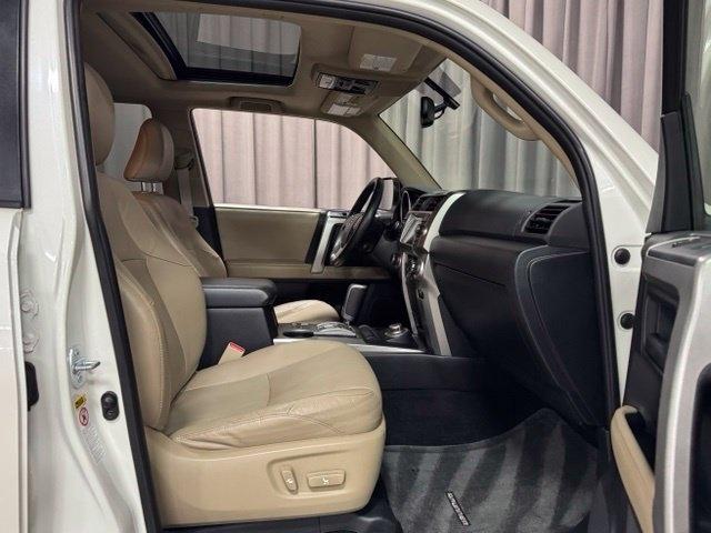 Toyota 4Runner Limited 4WD V6 2011