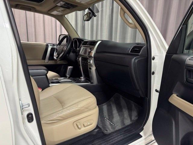 Toyota 4Runner Limited 4WD V6 2011