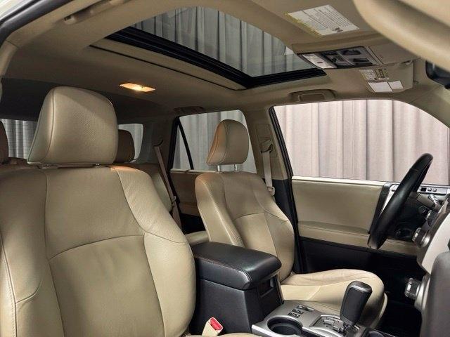 Toyota 4Runner Limited 4WD V6 2011