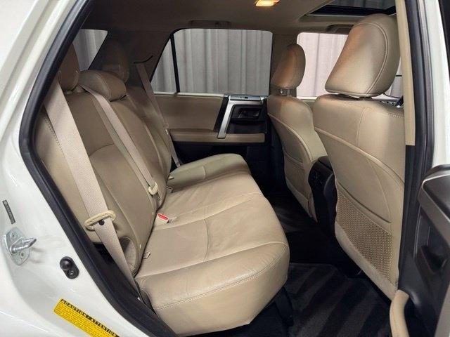 Toyota 4Runner Limited 4WD V6 2011