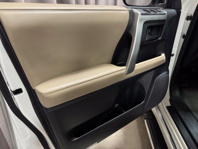 Toyota 4Runner Limited 4WD V6 2011