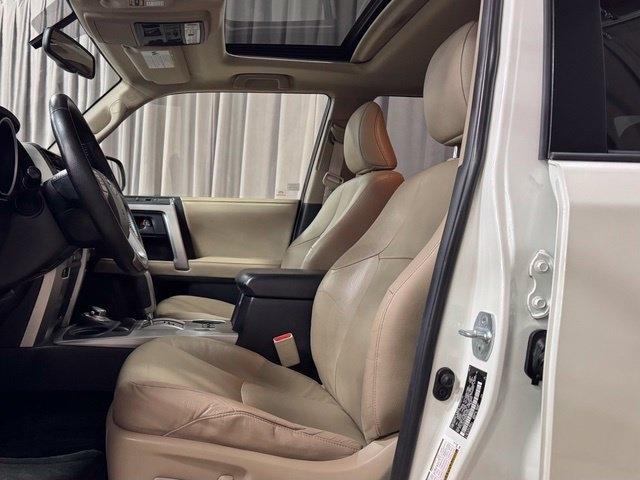 Toyota 4Runner Limited 4WD V6 2011