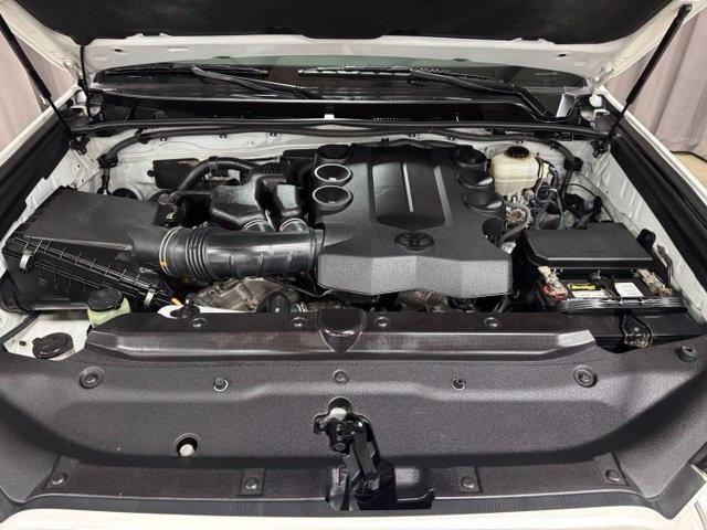 Toyota 4Runner Limited 4WD V6 2011