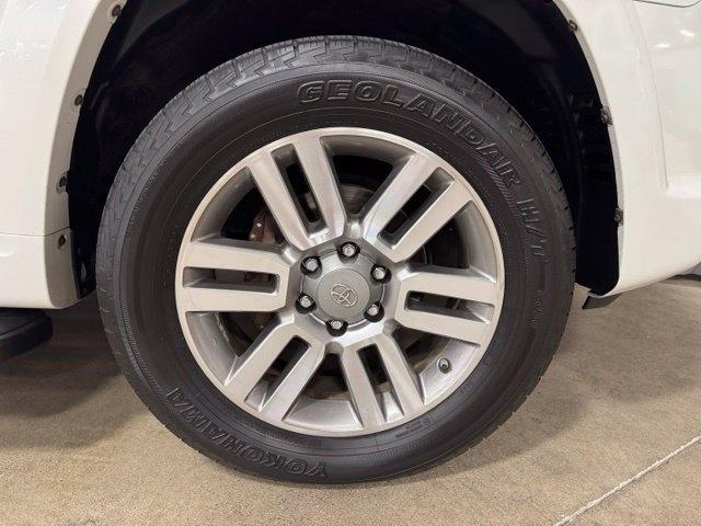 Toyota 4Runner Limited 4WD V6 2011