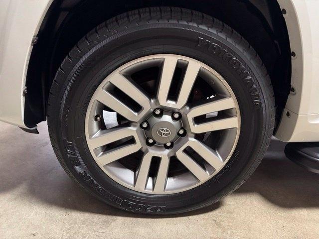 Toyota 4Runner Limited 4WD V6 2011