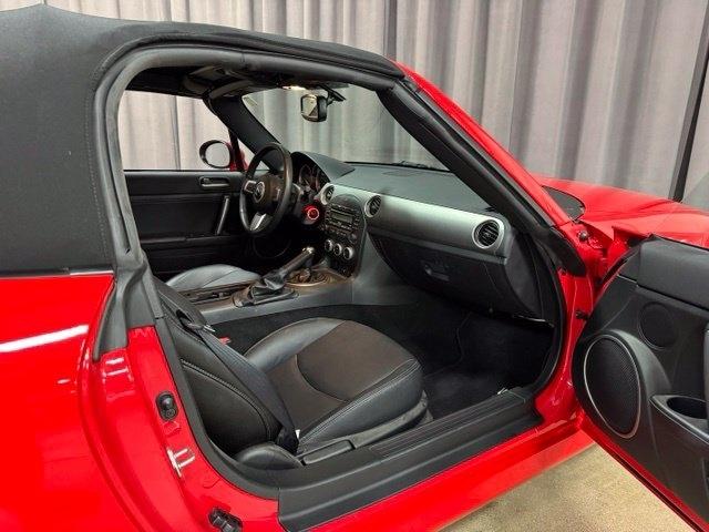 Mazda MX-5 Miata Grand Touring 2012