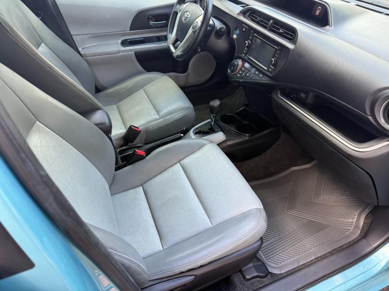 Toyota Prius c  2014 Toyota Prius c  2014