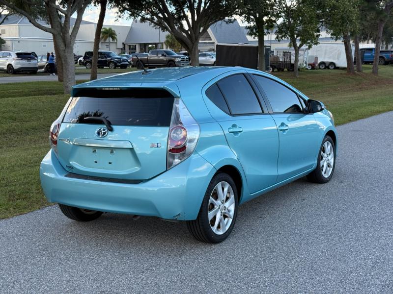 Toyota Prius c  2014 Toyota Prius c  2014