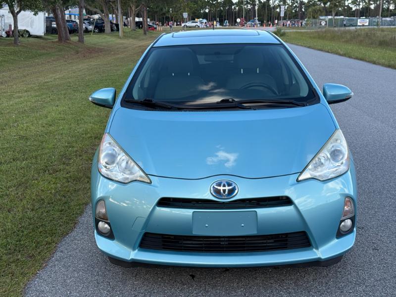 Toyota Prius c  2014 Toyota Prius c  2014