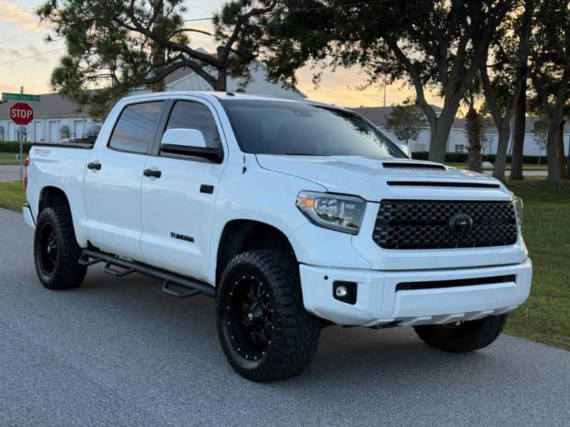2018 Toyota Tundra 5.7L V8 FFV CrewMax 4WD, TRD, Like New