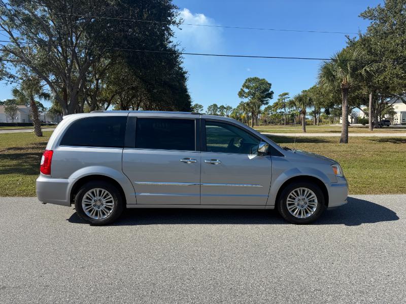 Chrysler Town & Country  2016