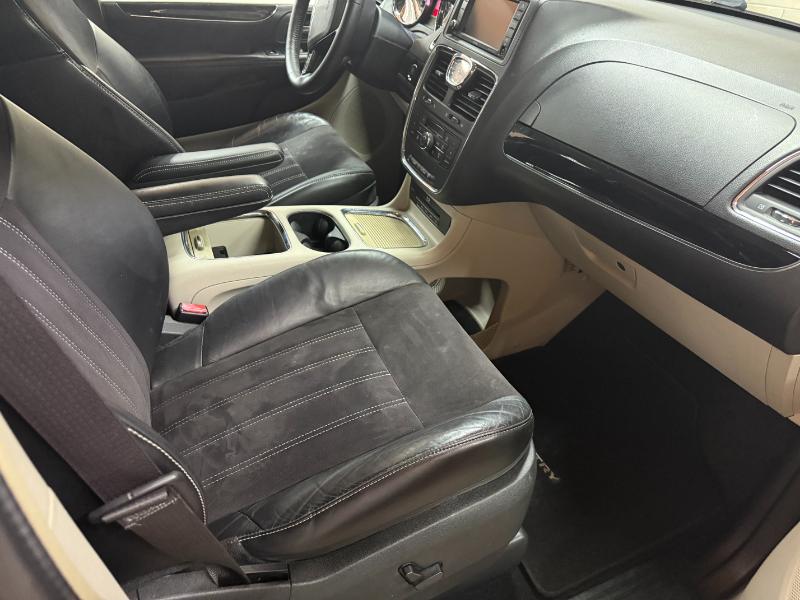 Chrysler Town & Country  2016