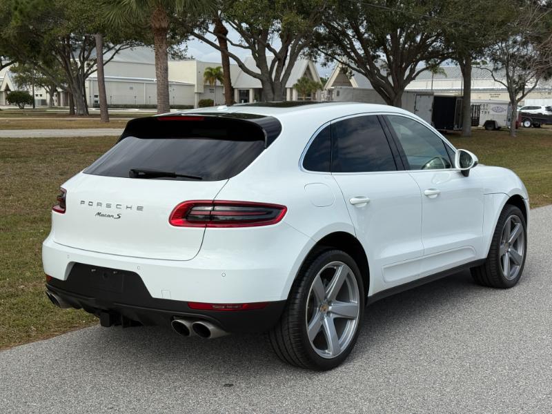 Porsche Macan  2016