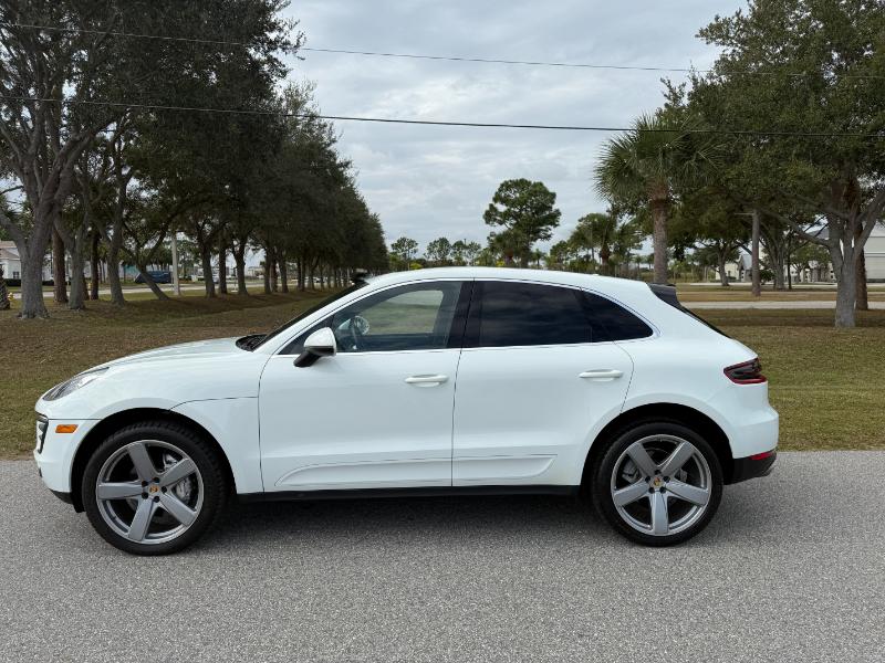Porsche Macan  2016