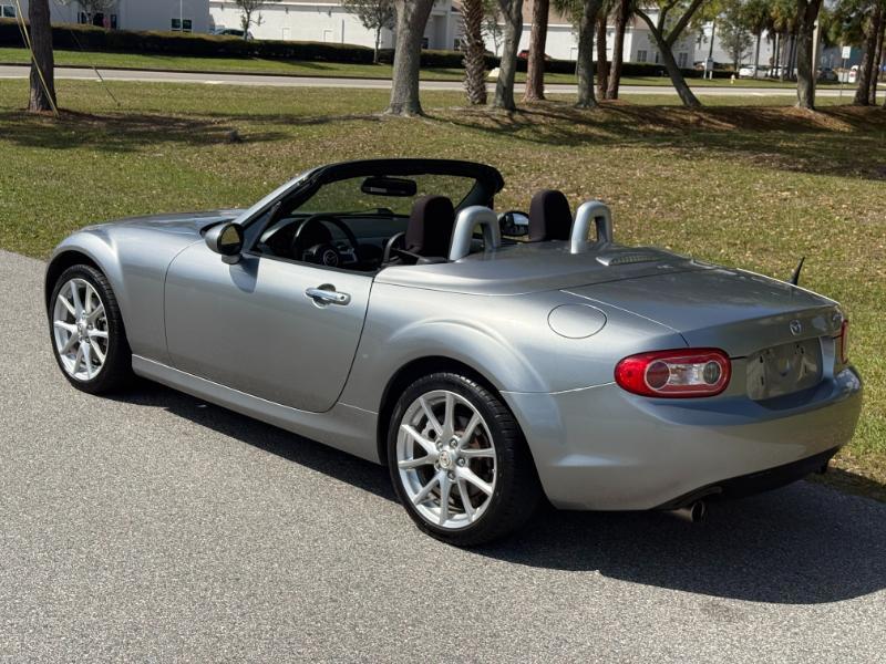 Mazda MX-5 Miata  2011